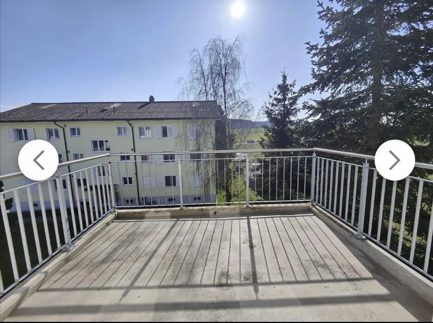 Appartement de 4 pièces avec balcon dans le calme de Wanzwil - Photo 2 sur 6