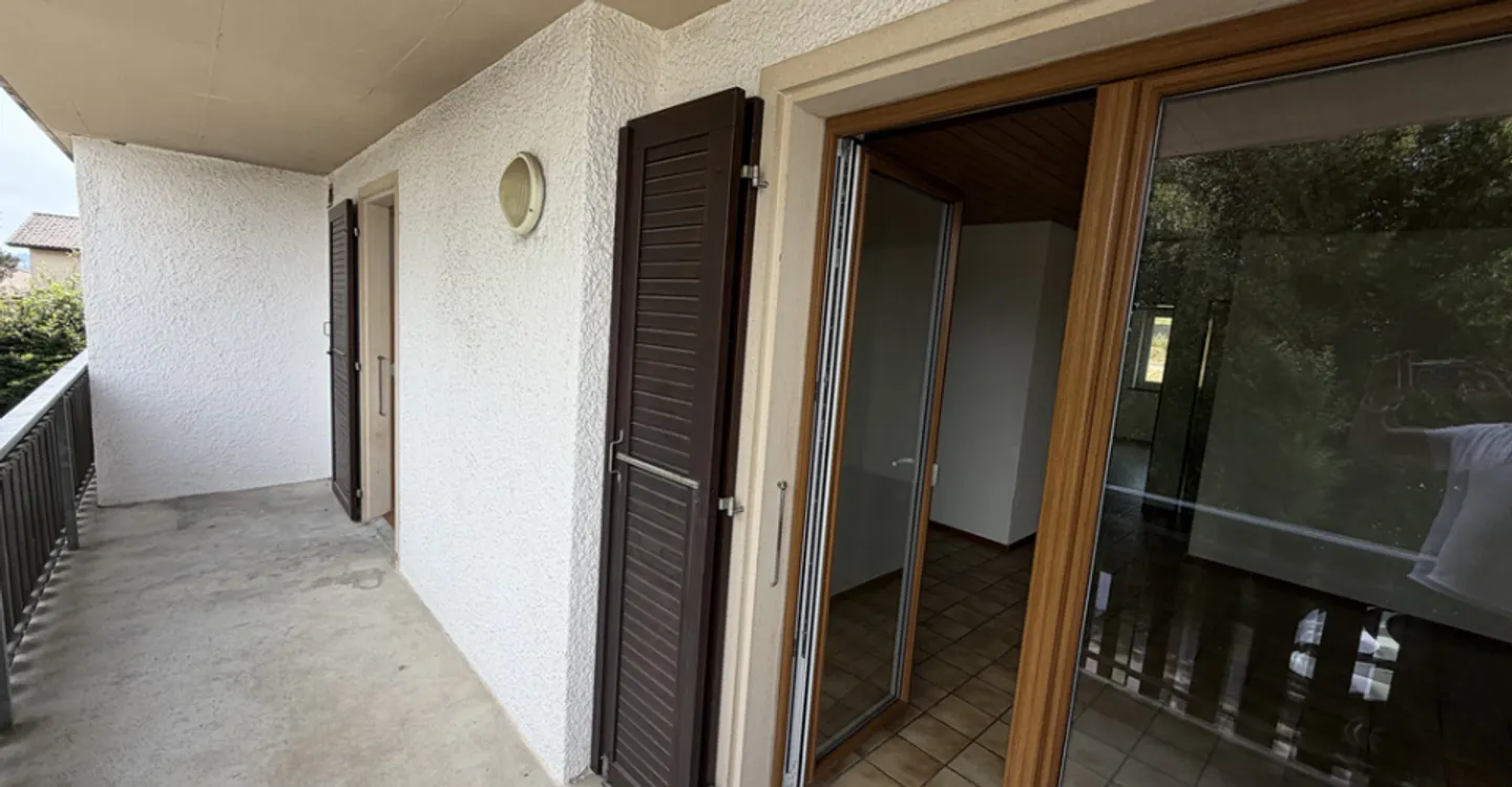 Appartement spacieux avec terrasse - Photo 2 sur 10