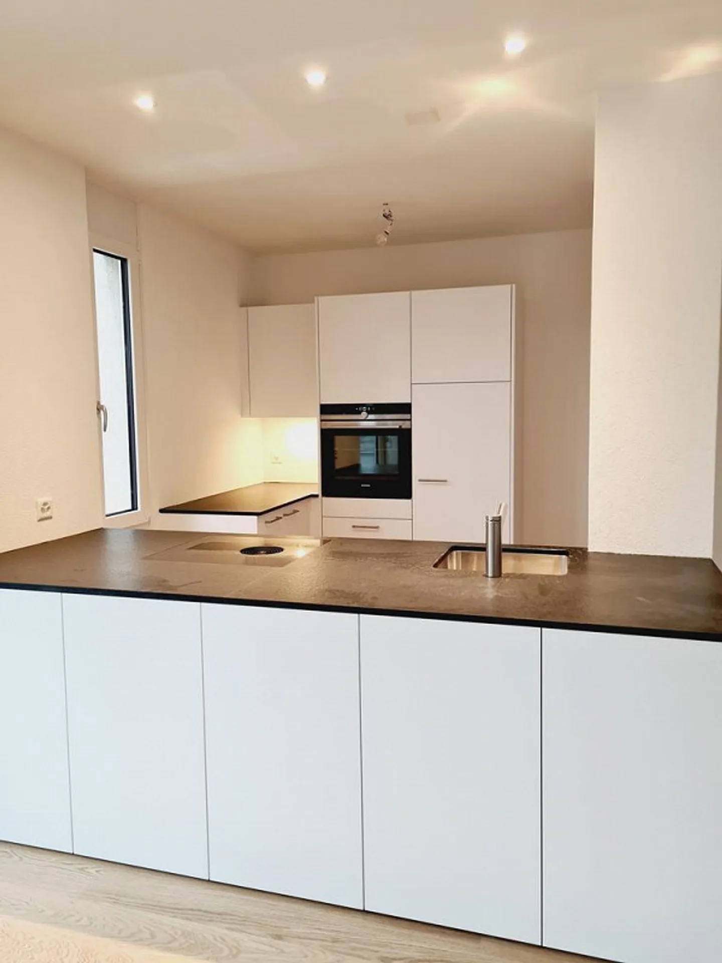 Modern, renovated 2-room penthouse apartment with 86m2 - Photo 2 of 8