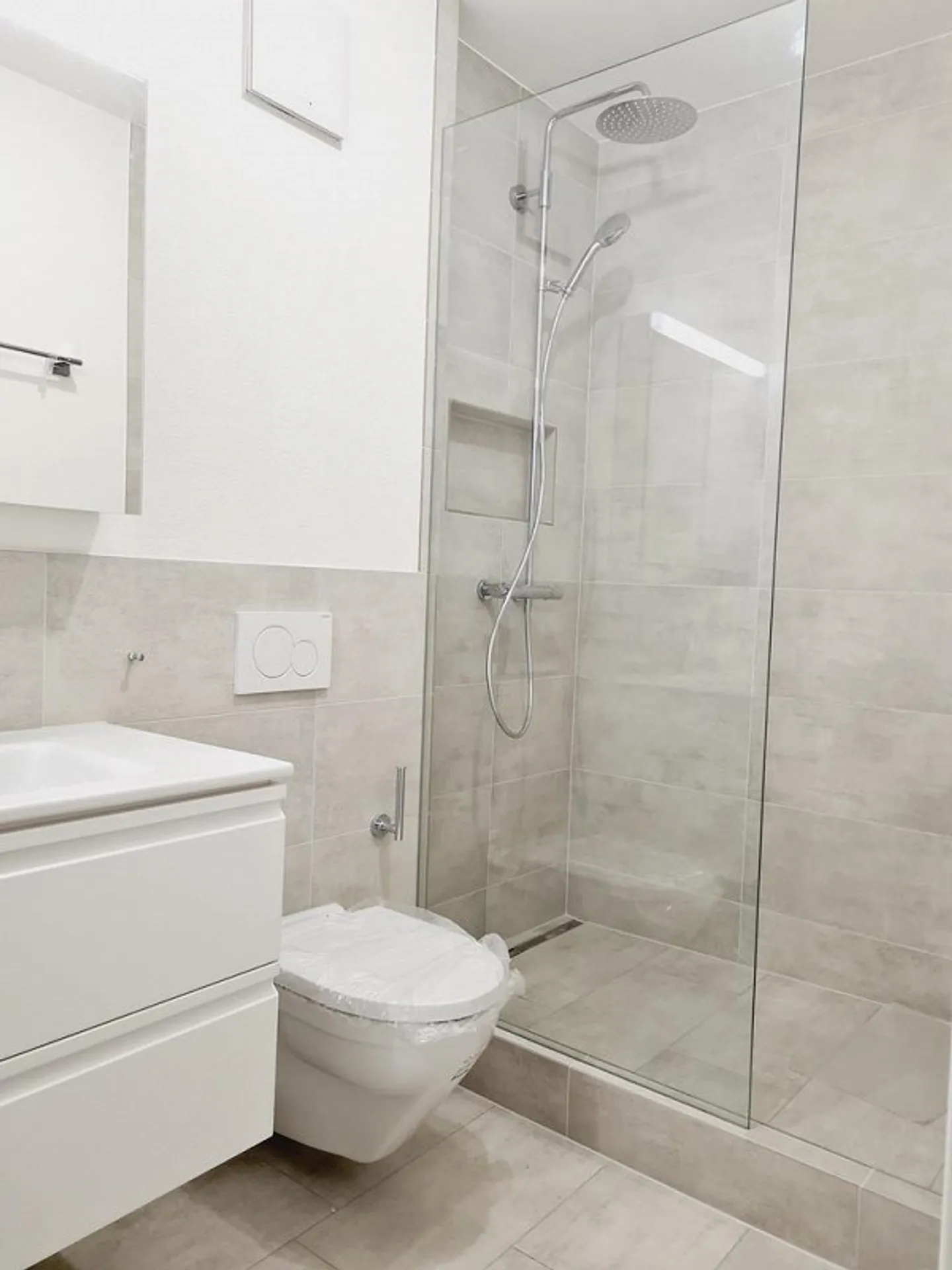 Modern, renovated 2-room penthouse apartment with 86m2 - Photo 7 of 8