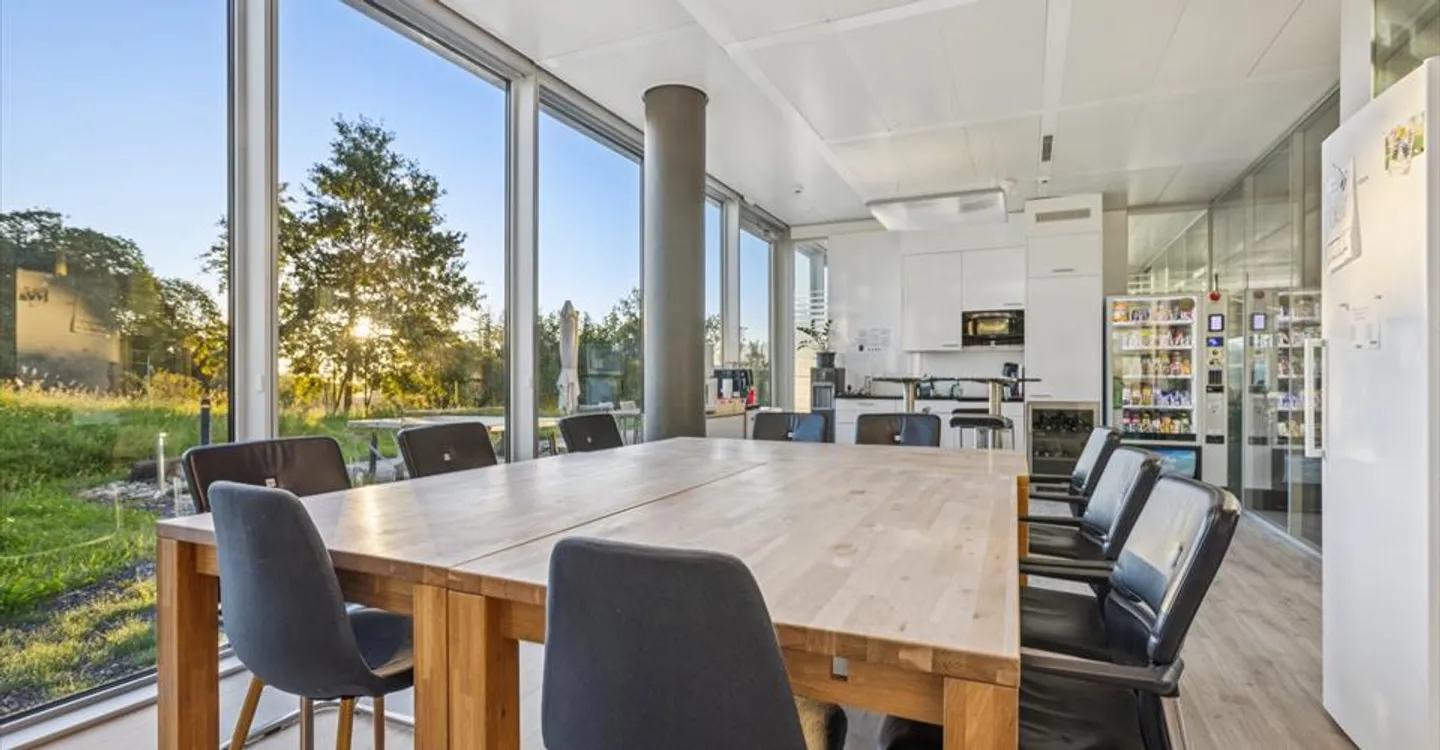 Fertige Büros zur Miete in Morges - Fläche von 490 m2 - Foto 8 von 12