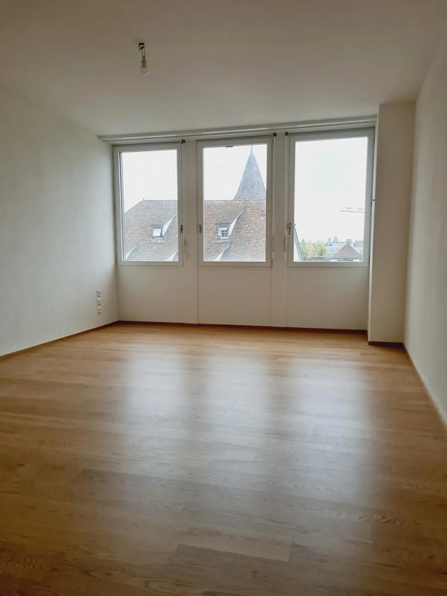 Modern, renovated 2-room penthouse apartment with 86m2 - Photo 5 of 8