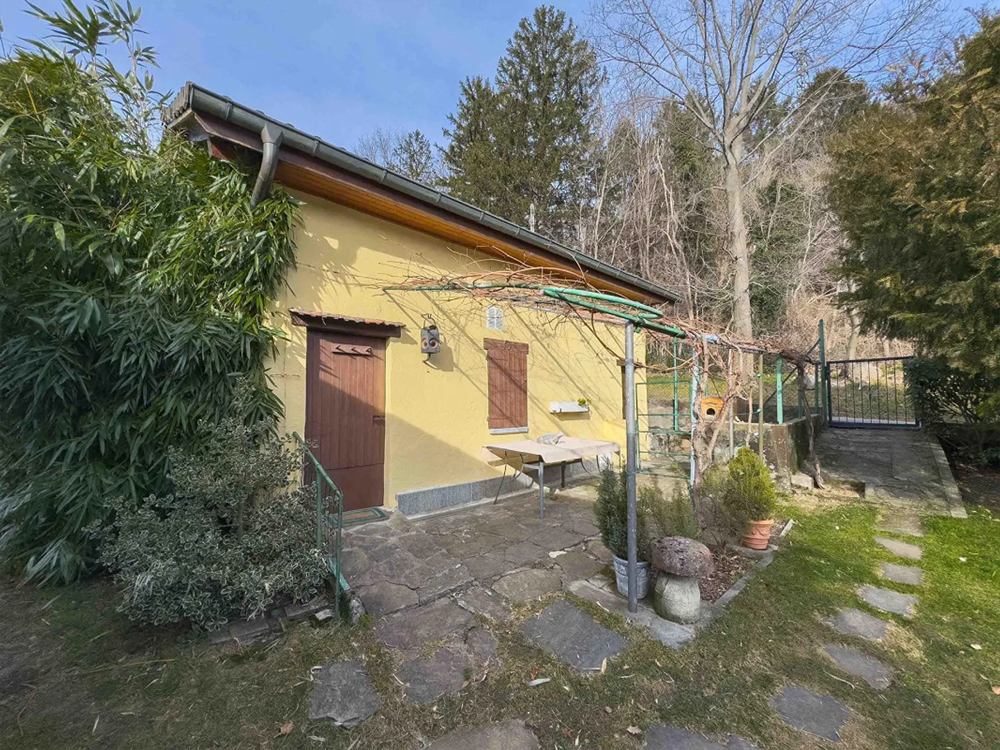 Villa from the Era with Garden and Grotto in Rivera - Photo 3 of 8