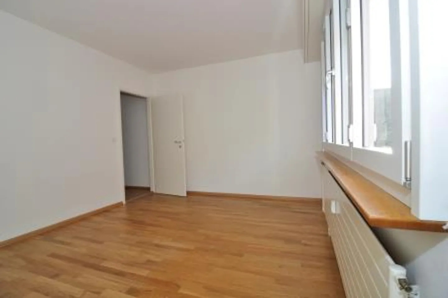 Appartement 2 pièces rénové au Kronenplatz - Photo 4 sur 4