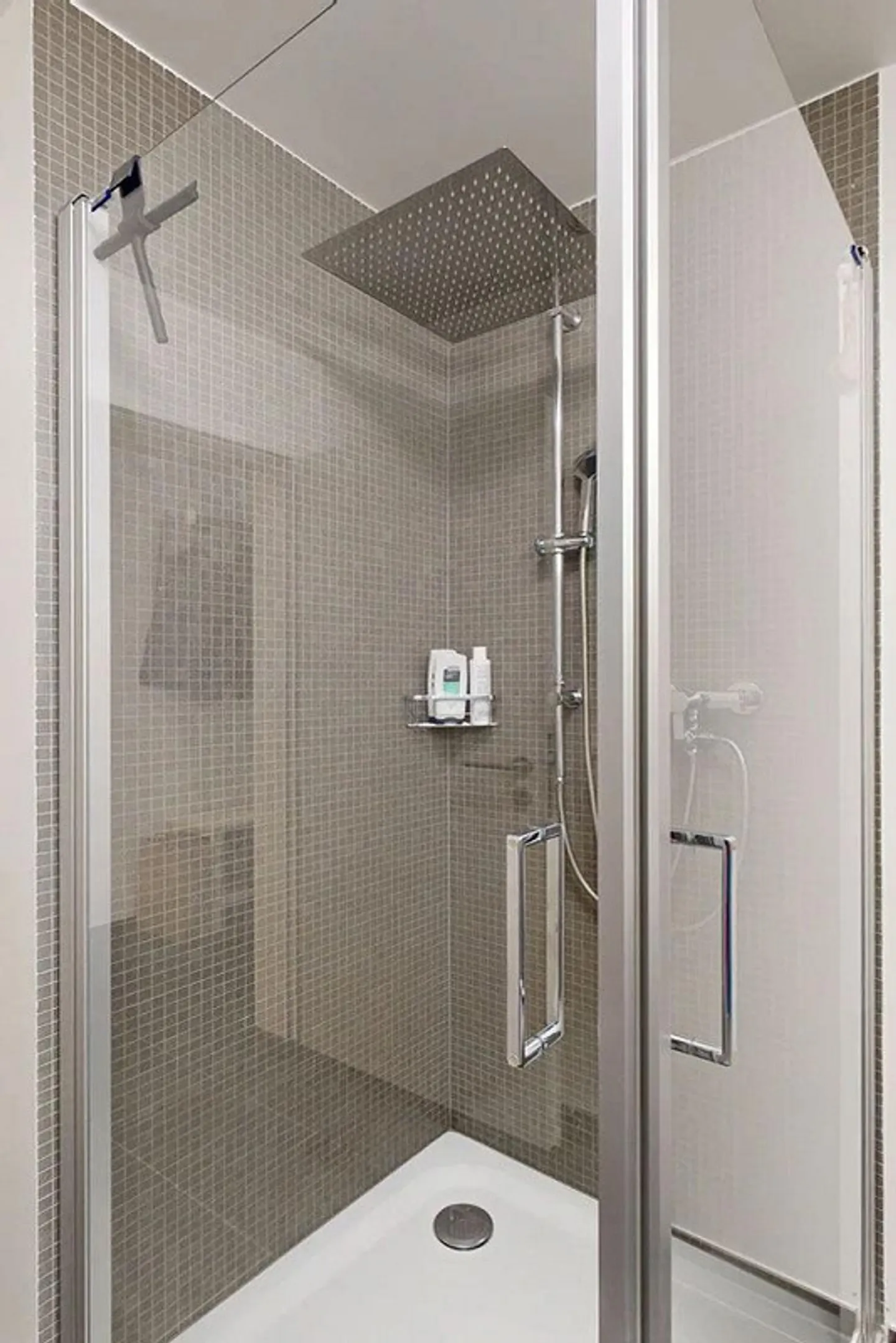 Moderne Wohnung mit Balkon - Foto 11 von 17