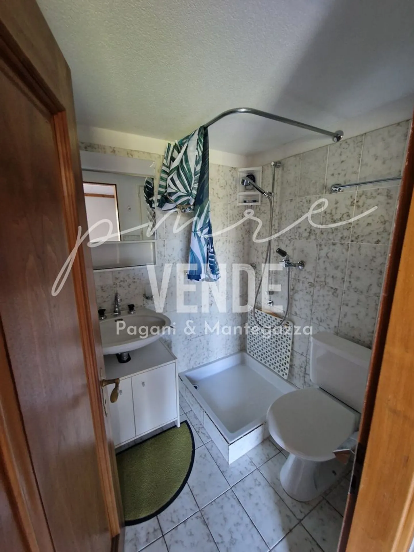 Charming 5.0 Apartment in Rustic Two-Family House with Grottino and Panoramic Garden - Photo 7 of 21