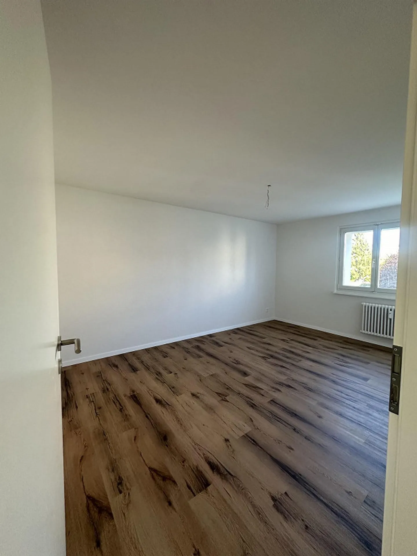 Appartamento moderno recentemente ristrutturato di 3,5 stanze con vista rurale - Foto 8 di 11