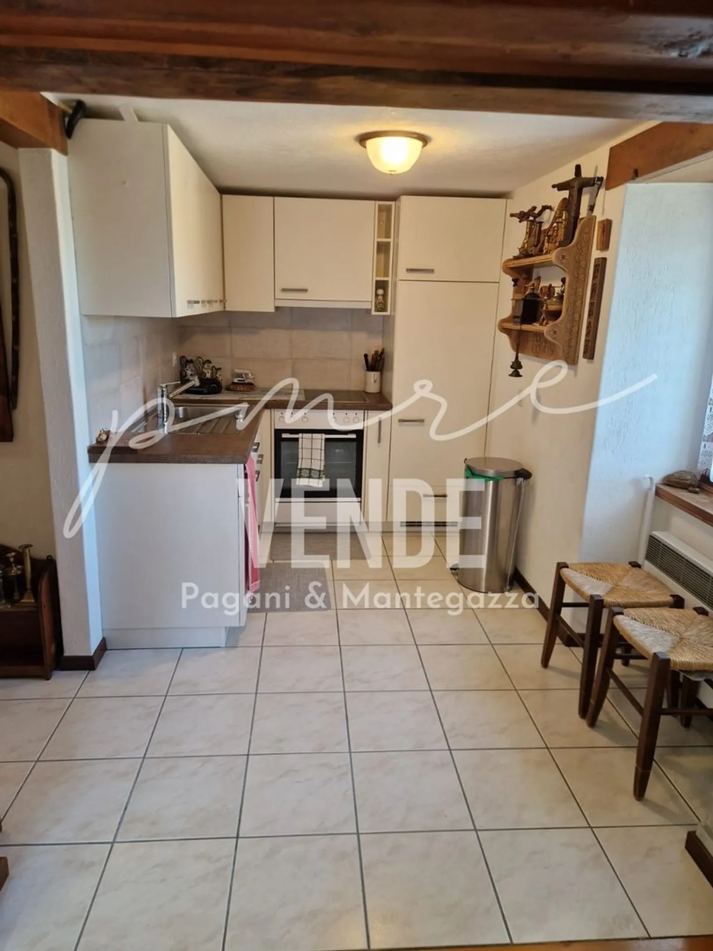 Charming 5.0 Apartment in Rustic Two-Family House with Grottino and Panoramic Garden - Photo 10 of 21