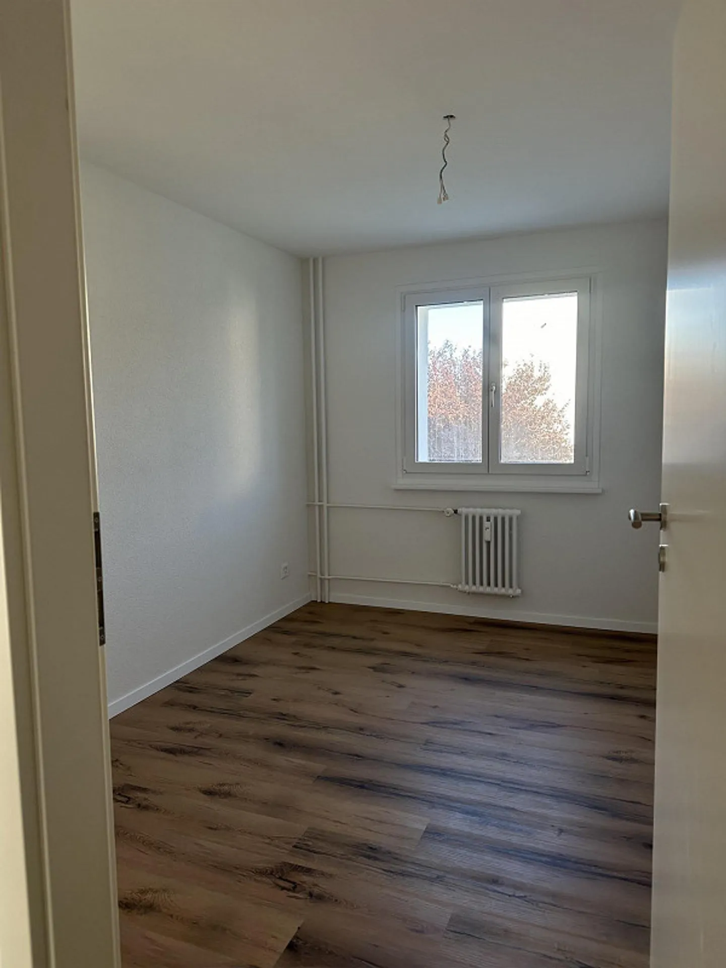 Appartamento moderno recentemente ristrutturato di 3,5 stanze con vista rurale - Foto 9 di 11