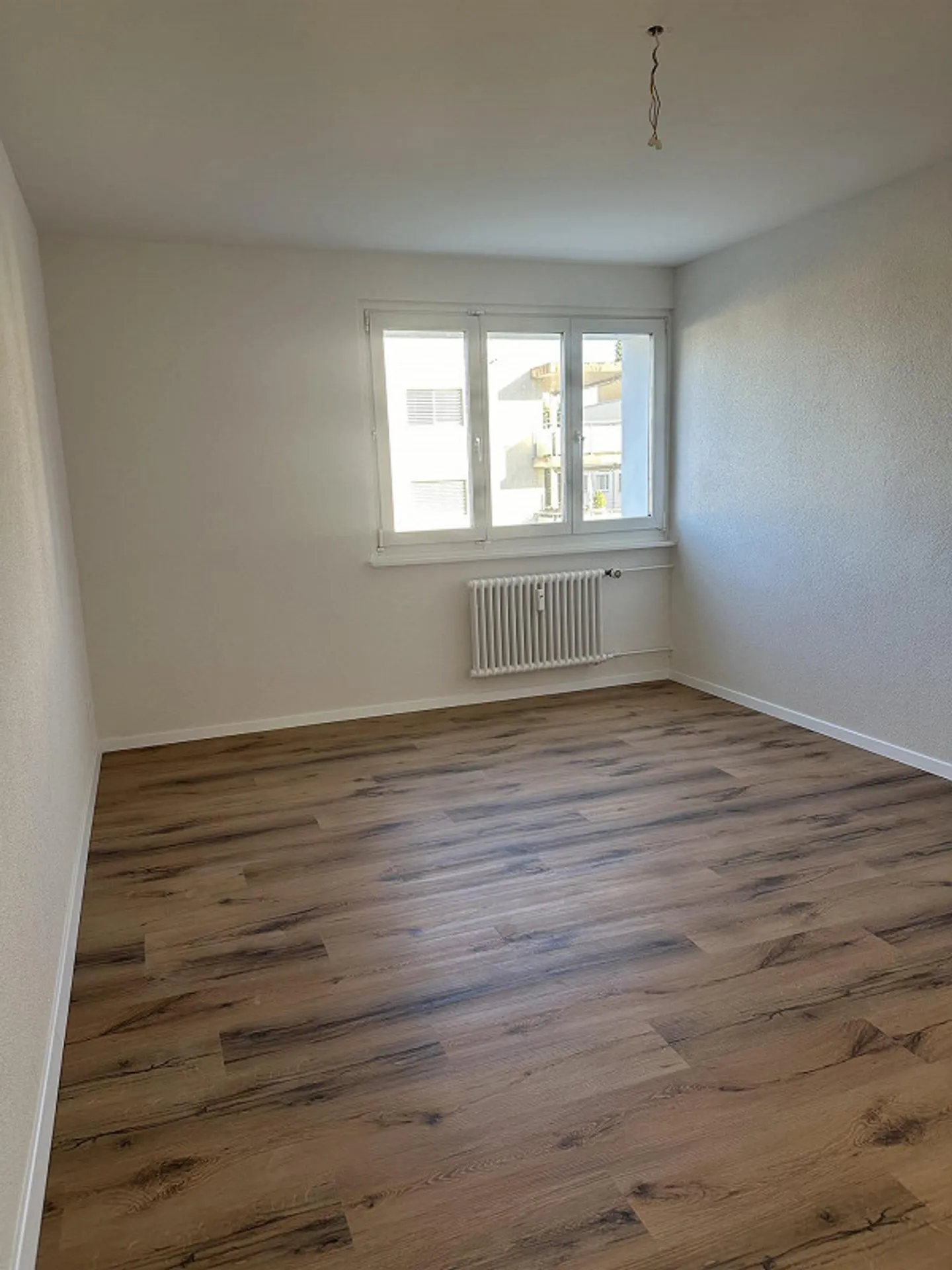 Appartamento moderno recentemente ristrutturato di 3,5 stanze con vista rurale - Foto 10 di 11
