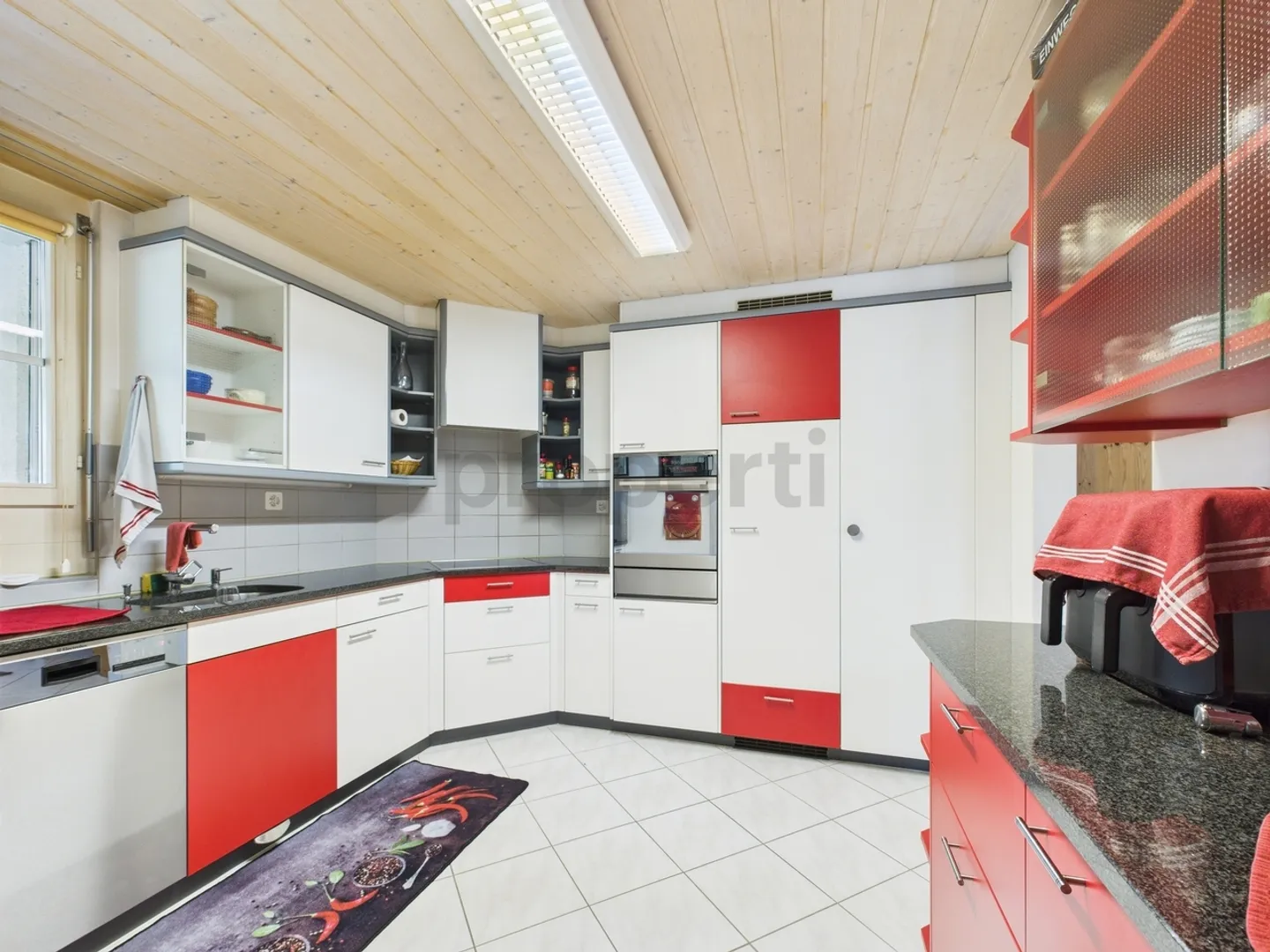 Charming 4.5-Room Apartment in Hüttwilen, TG - Photo 2 of 13