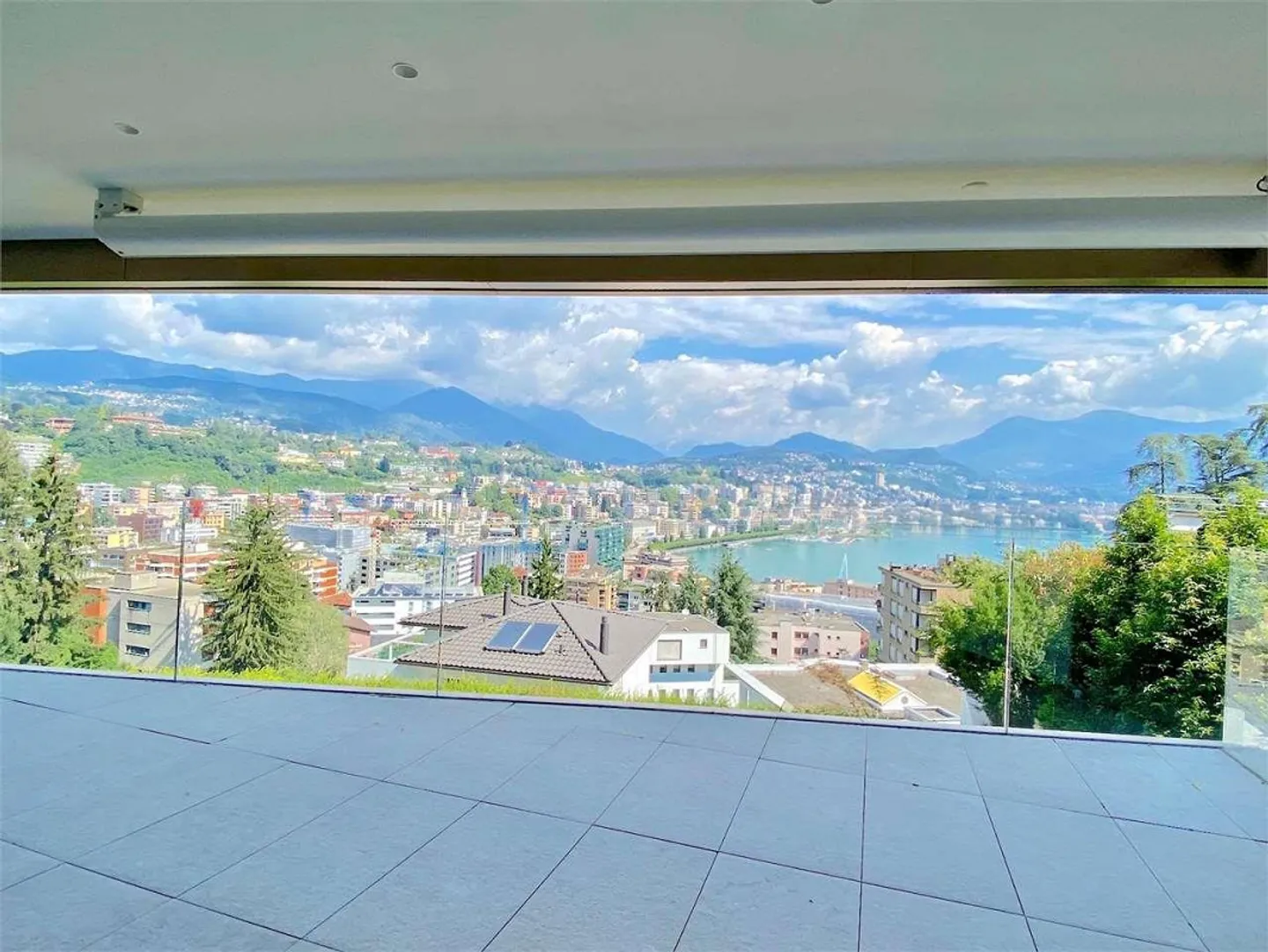Luxuswohnung mit Seeblick - Foto 2 von 13