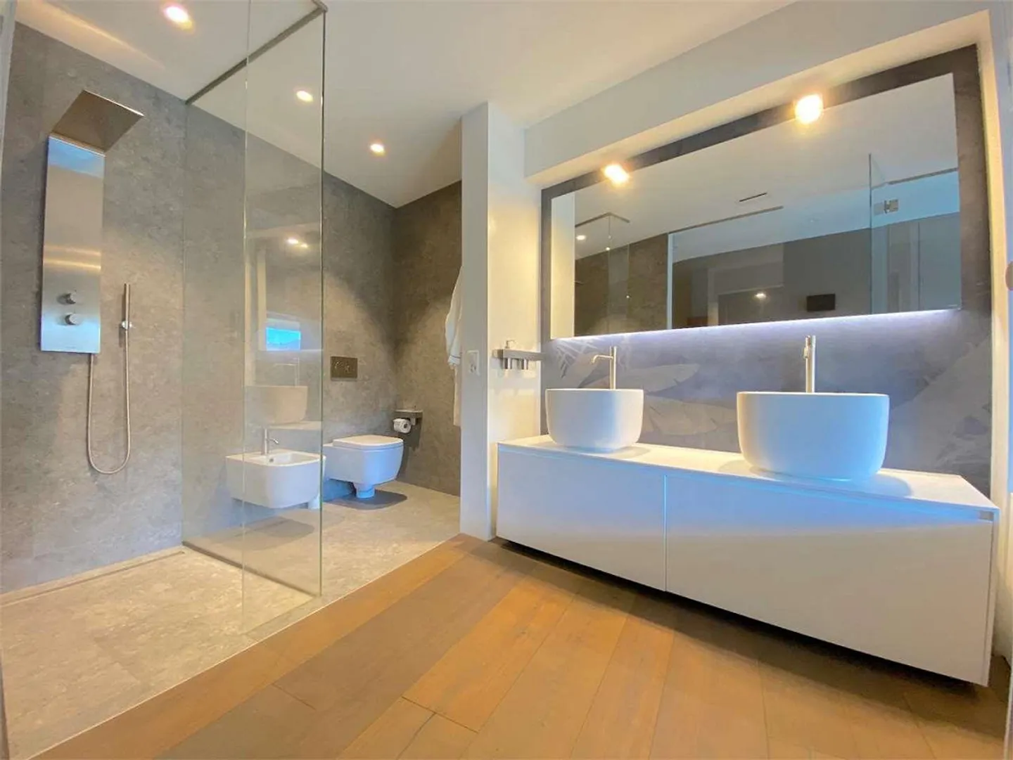 Luxuswohnung mit Seeblick - Foto 8 von 13