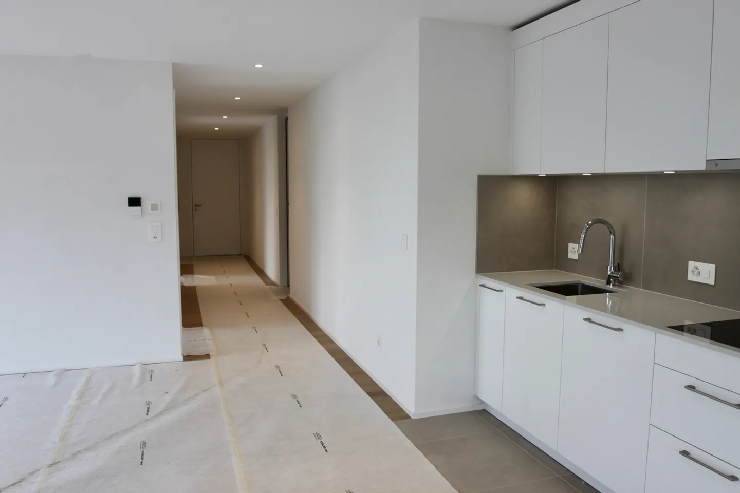 New 3.5 Room Penthouse - Photo 2 of 8