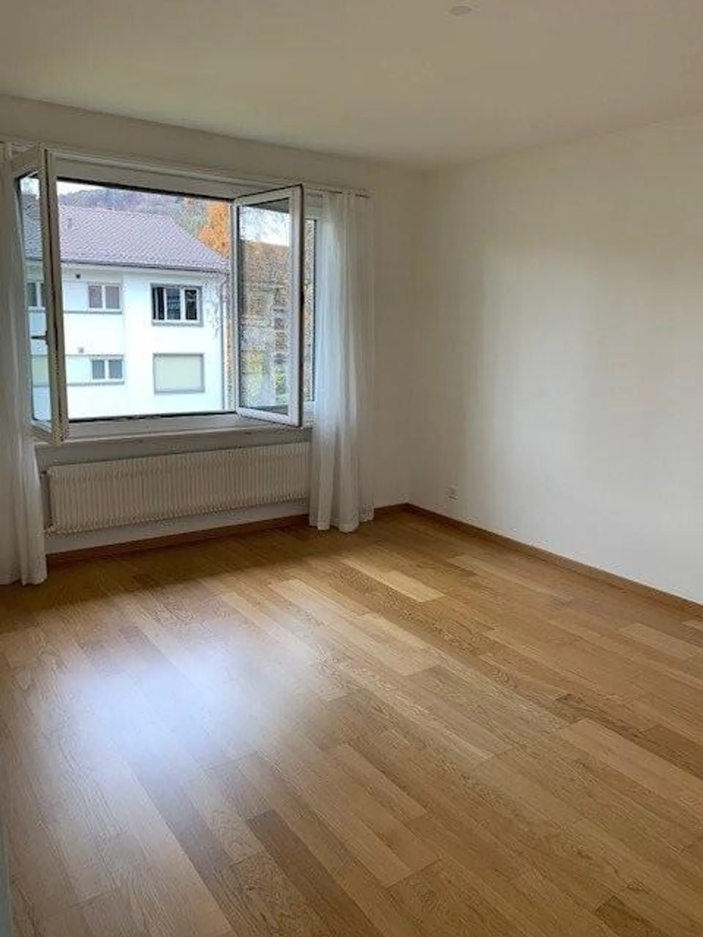 Vivre dans un quartier résidentiel familial idyllique - Photo 4 sur 7
