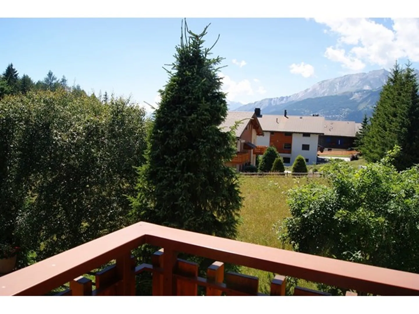 Charming Apartment with Mountain View - Photo 2 of 6