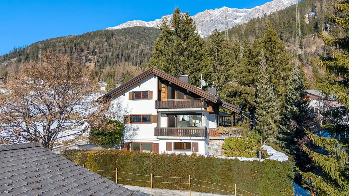 Savognin: Casa vacanze con sauna, vasca idromassaggio e vista panoramica - Foto 1 di 6