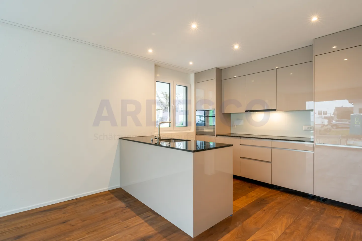 Modernes 3.5-Zimmer Apartment - Foto 3 von 7