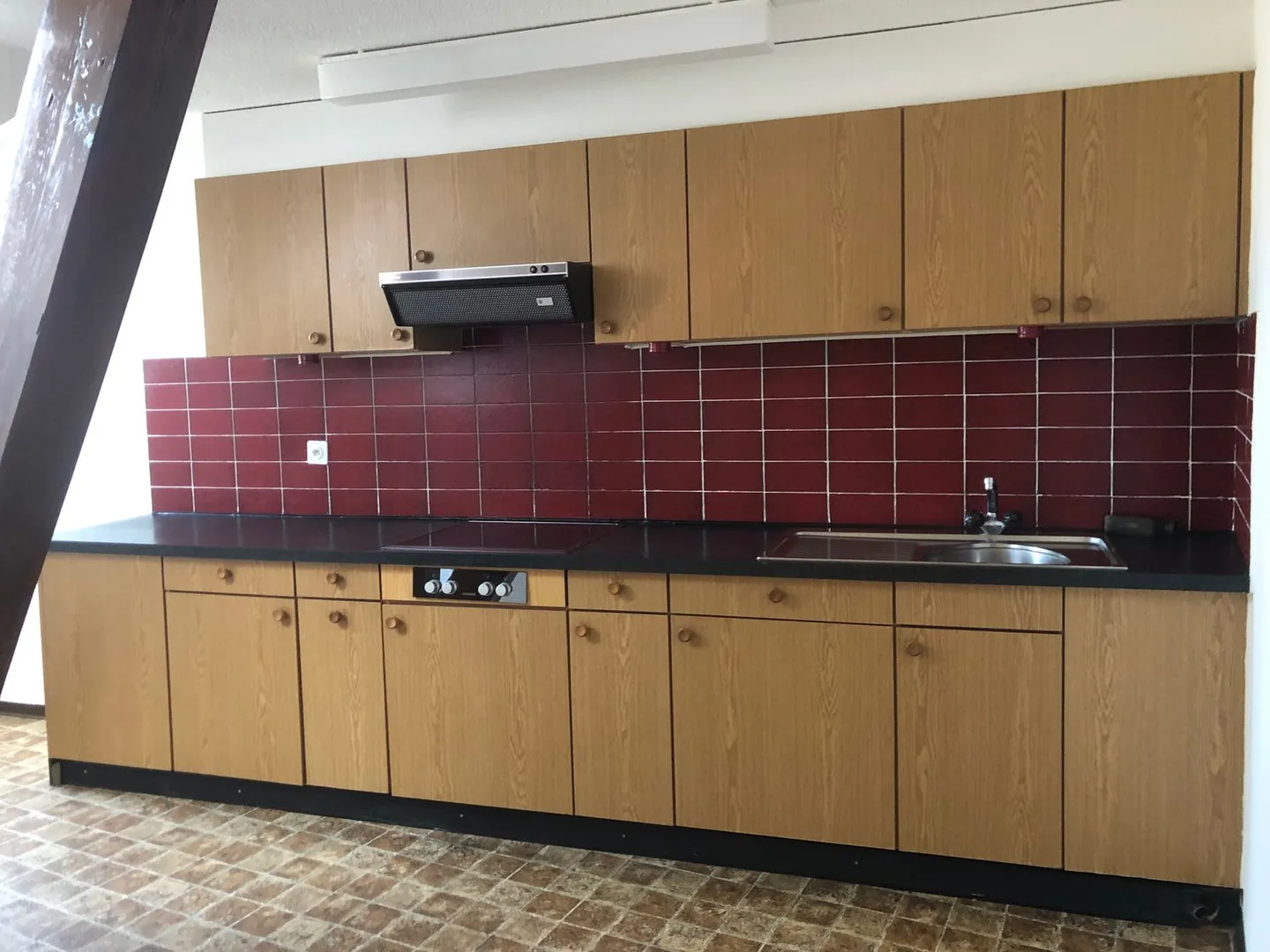 Charmante appartement de 3,5 pièces sous les toits dans un emplacement central - Photo 6 sur 13