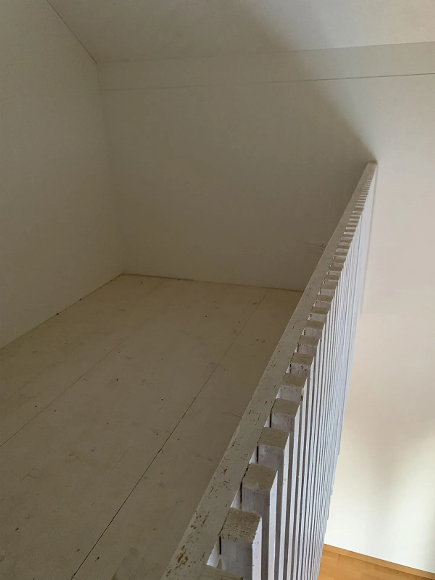 Quietly Located 5.5-Room Maisonette Apartment Near the Train Station - Photo 7 of 16