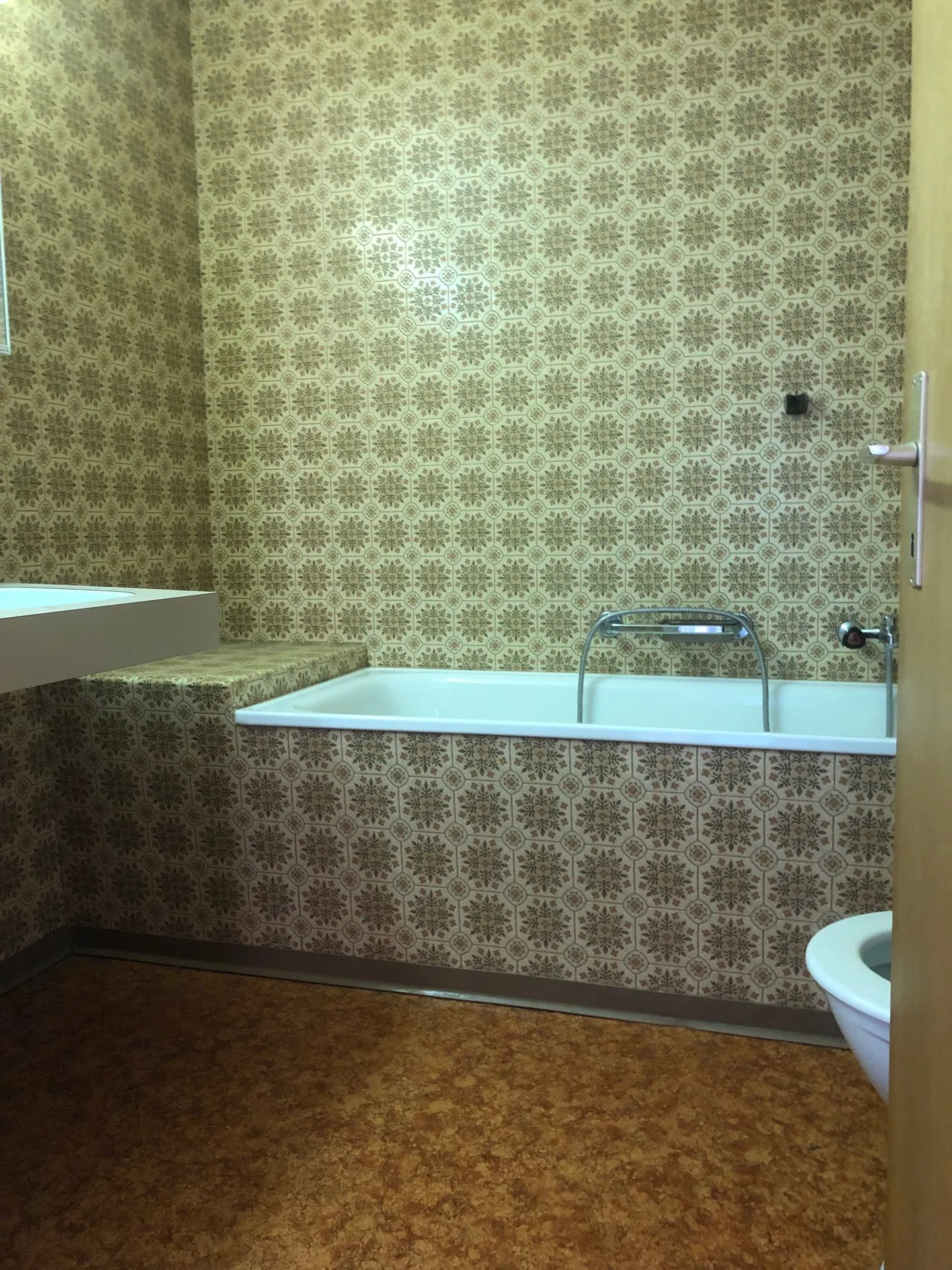 Charmante appartement de 3,5 pièces sous les toits dans un emplacement central - Photo 11 sur 13