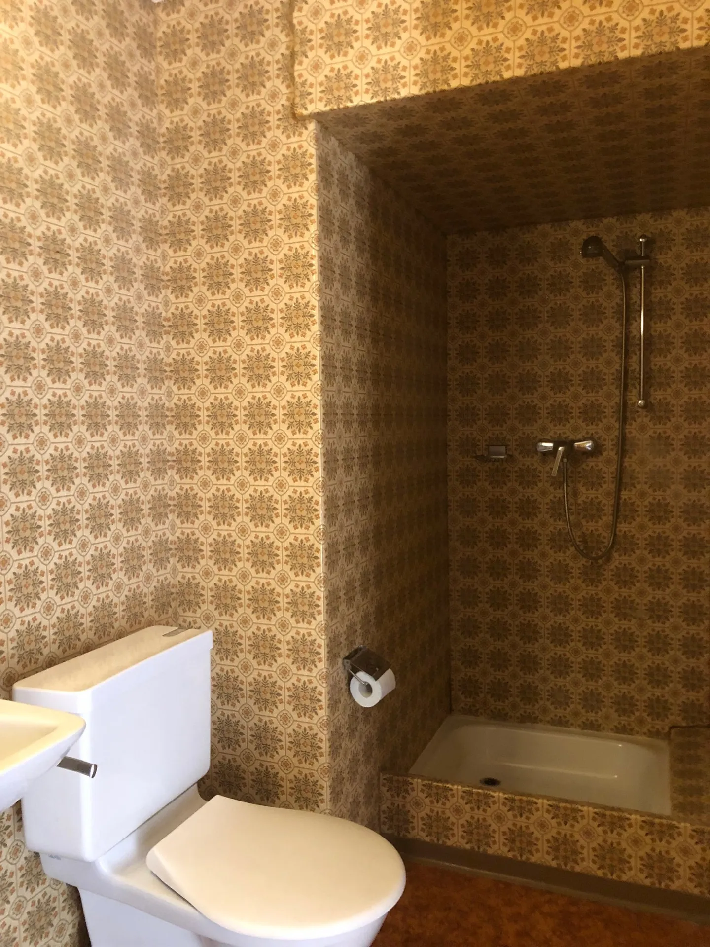 Charmante appartement de 3,5 pièces sous les toits dans un emplacement central - Photo 12 sur 13