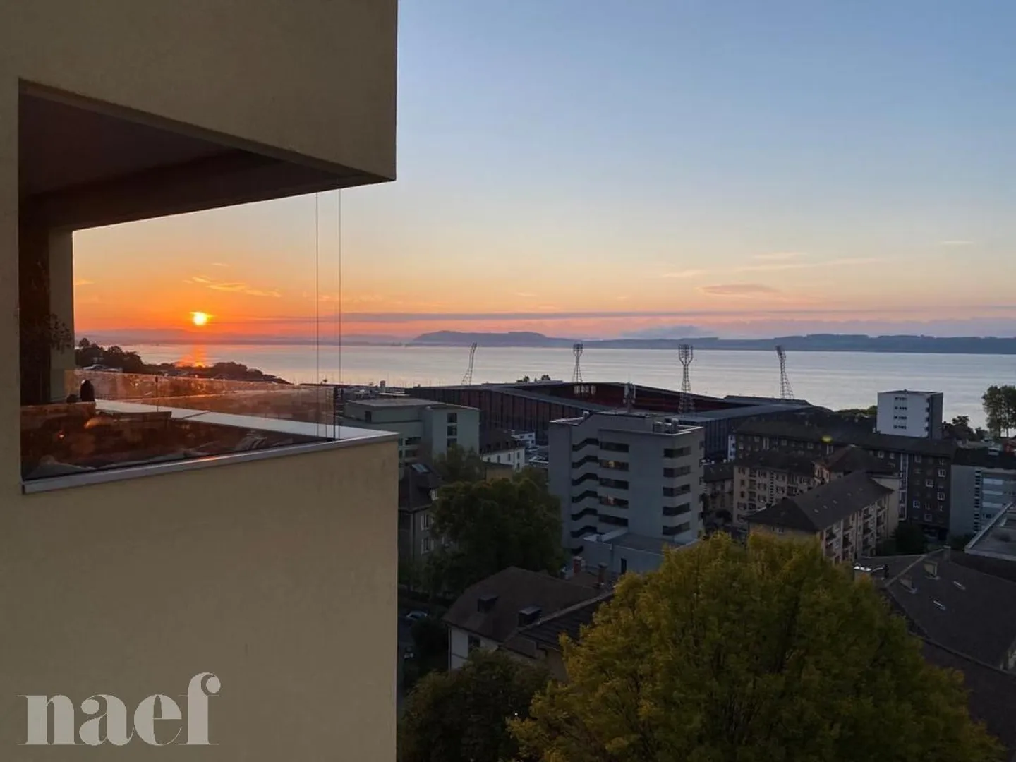 Magnifique appartement, à quelques pas de la gare et à quelques minutes du centre-ville. - Photo 2 sur 8
