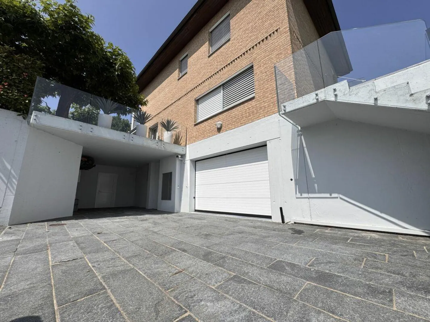 STABIO | VILLA IN PERFETTE CONDIZIONI CON GIARDINO PRIVATO - Foto 3 di 17