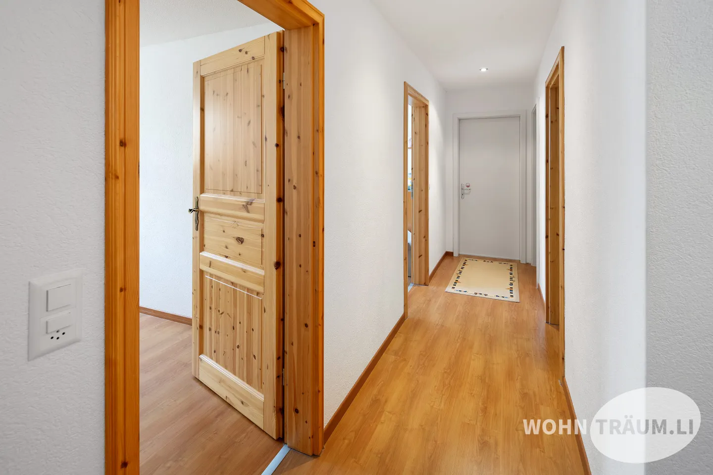 Charming single_family_home with PV system - Photo 3 of 13