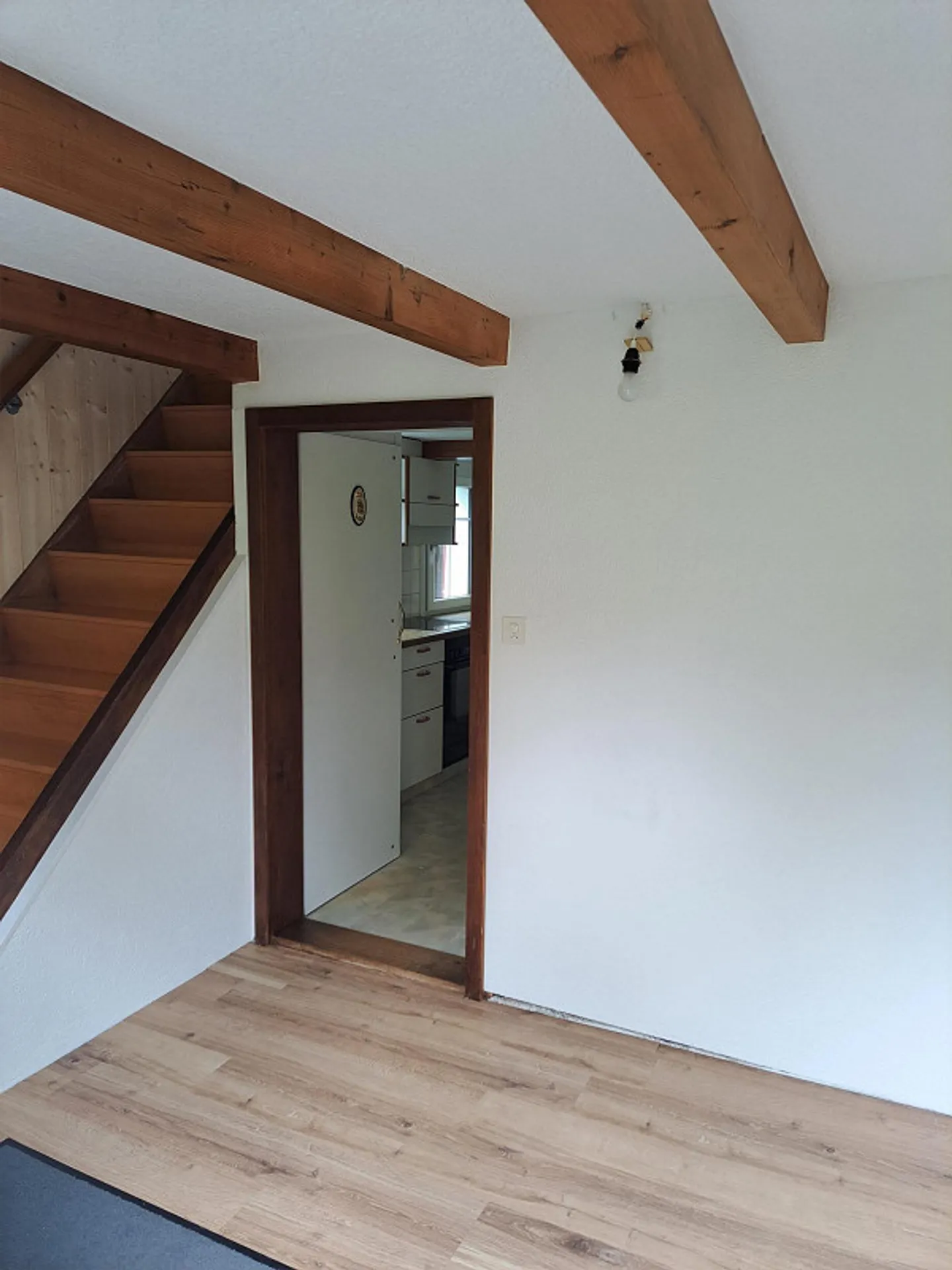 Farmhouse for sale, very quiet location, valley-lake view - Photo 5 of 15