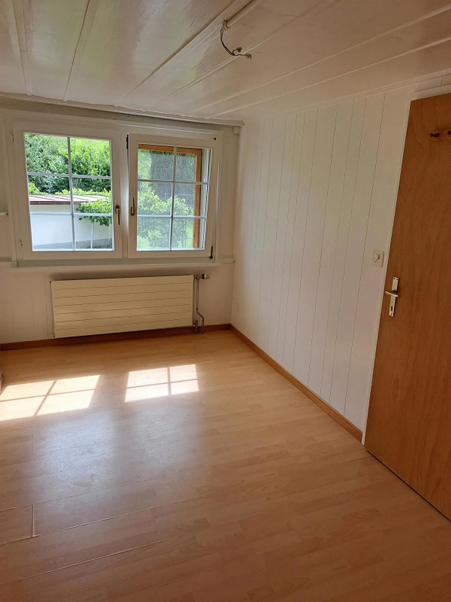 Farmhouse for sale, very quiet location, valley-lake view - Photo 8 of 15