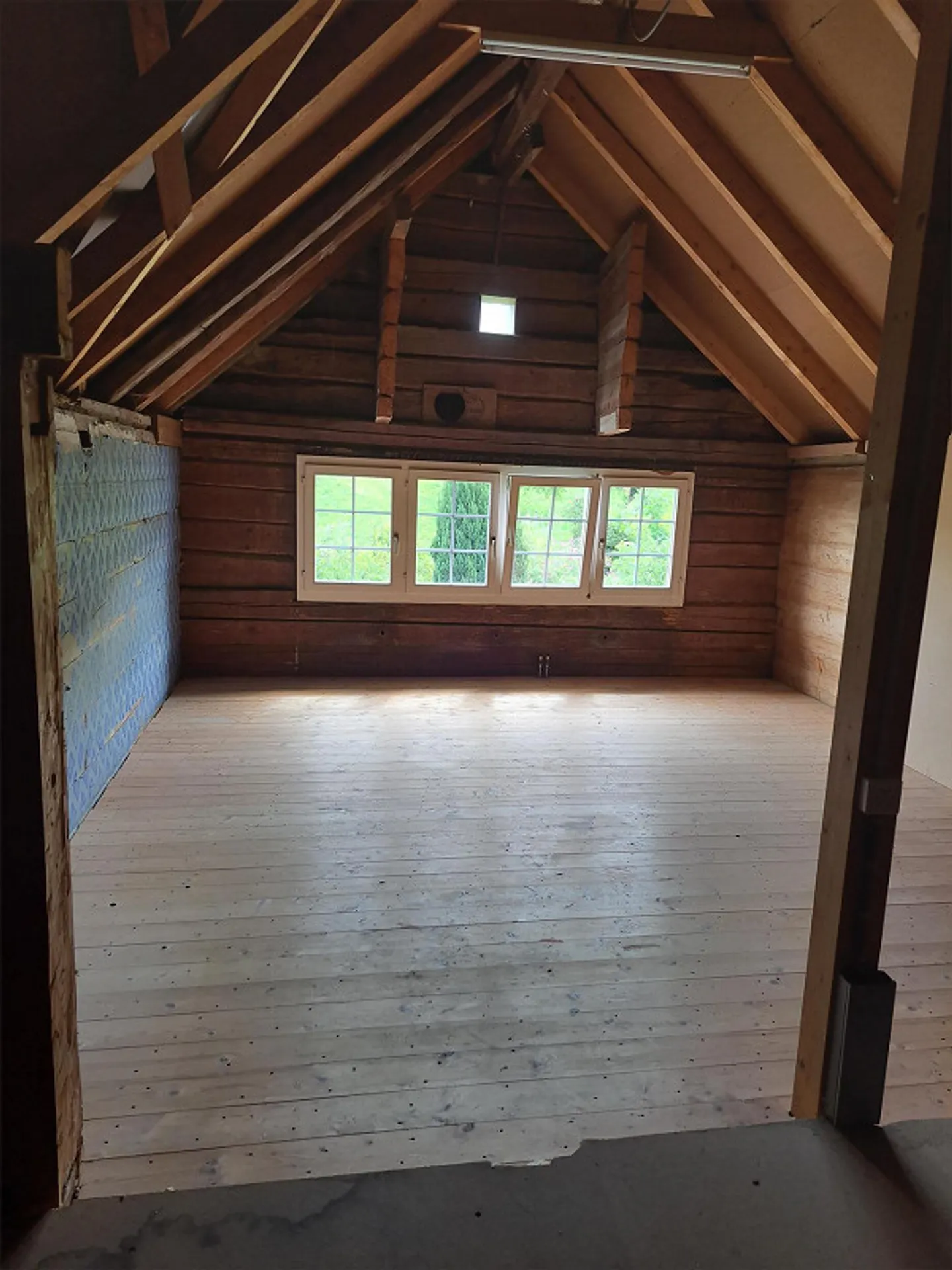 Farmhouse for sale, very quiet location, valley-lake view - Photo 15 of 15