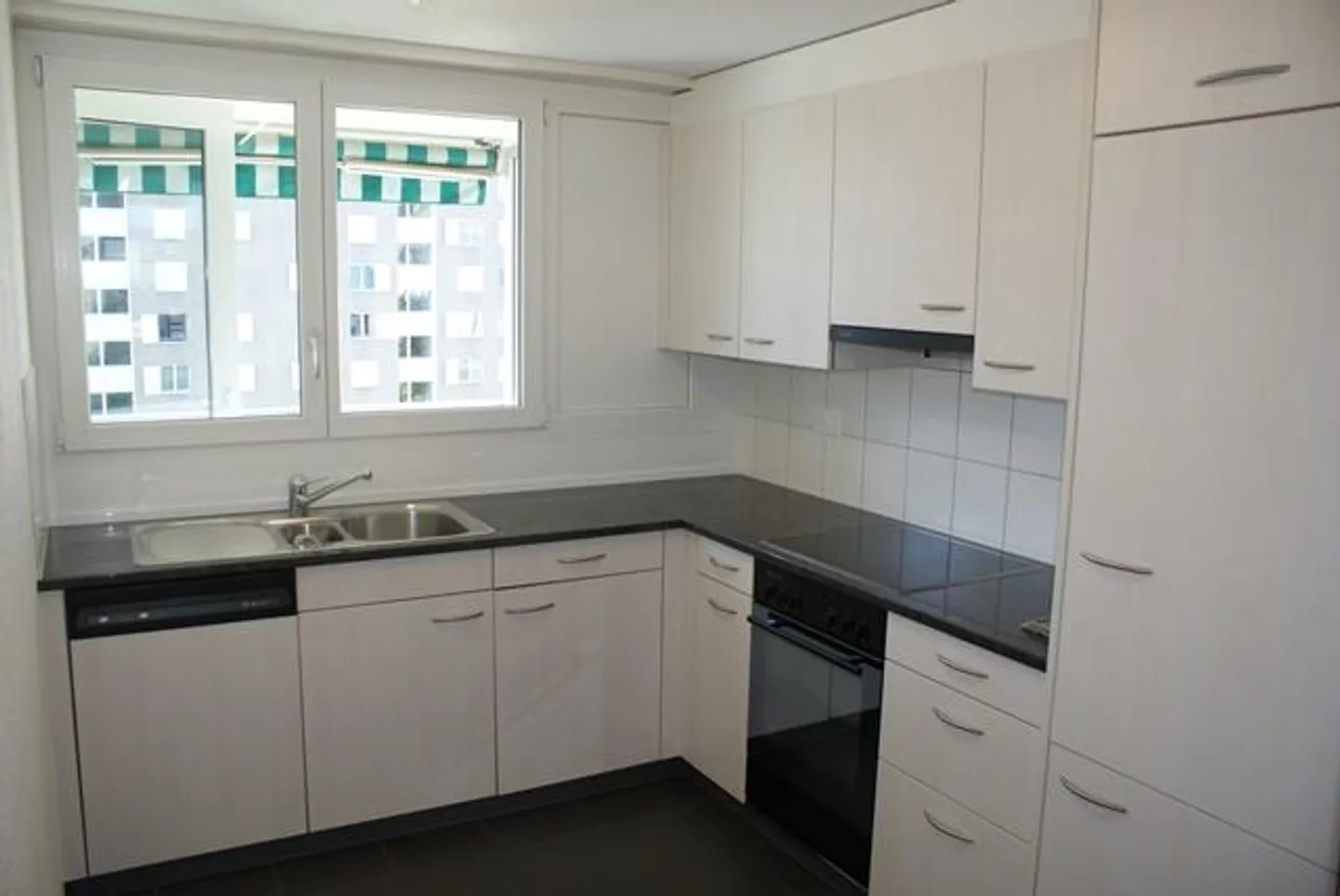 Living in the popular Länggass district guaranteed! - Photo 3 of 7