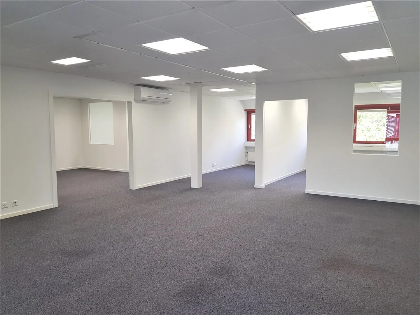  Bureau 138m² + dépôt 8m² en excellent état - Libre de suite - Photo 1 sur 6