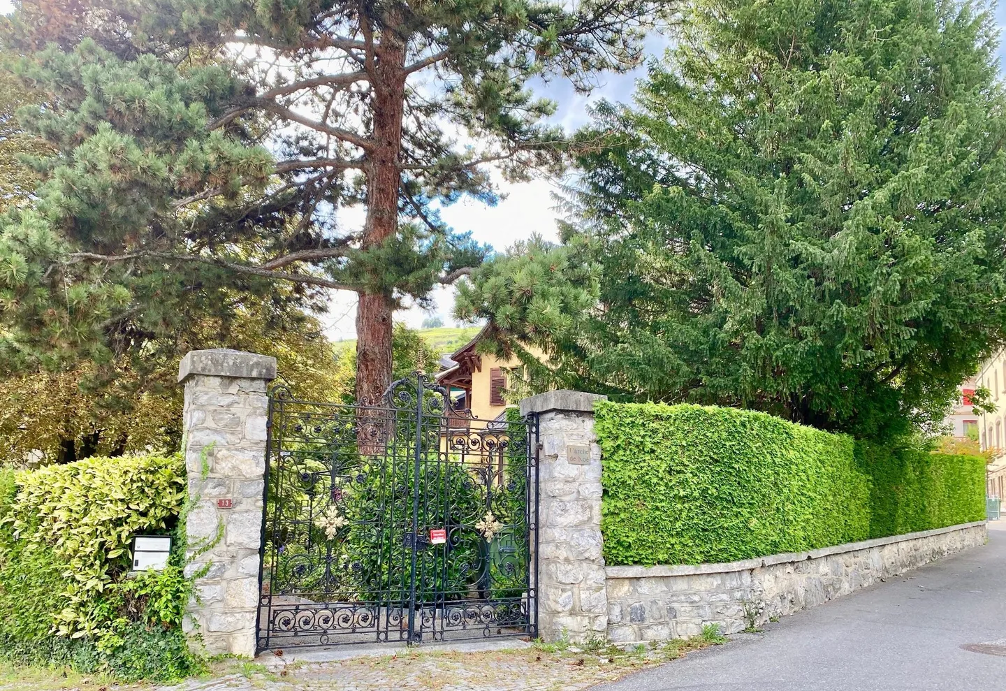 Elegantes Herrenhaus in Sion - Foto 3 von 13