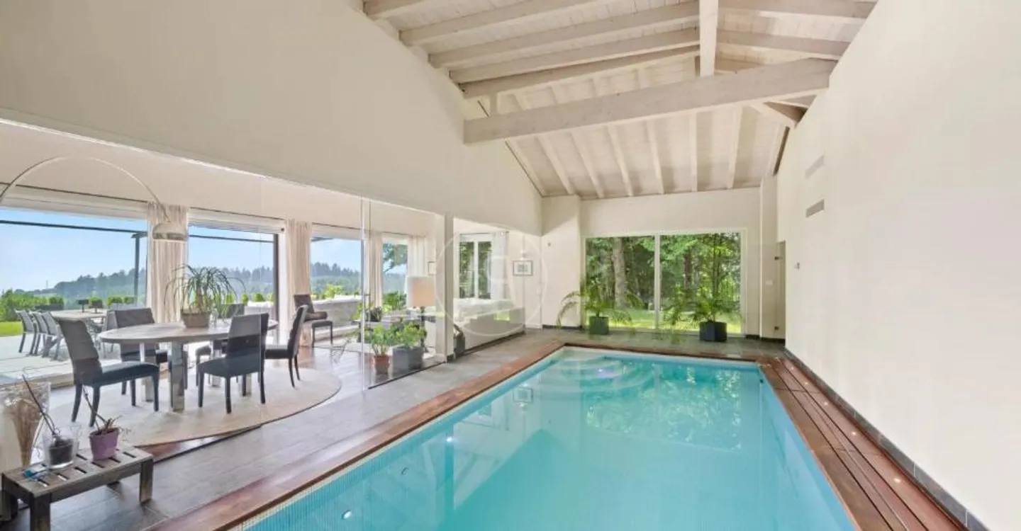Elegant family property, without nuisance and with a view of the lake. - Photo 9 of 13