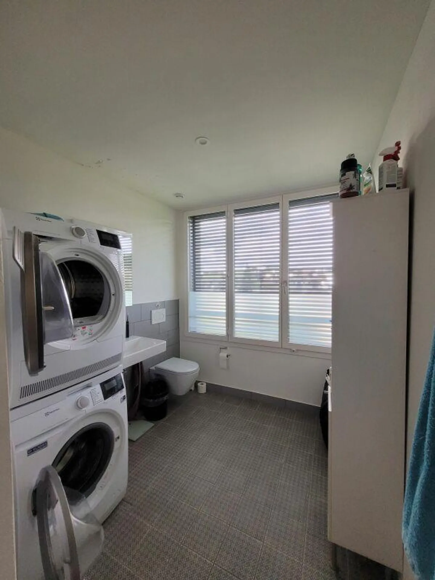 Appartamento duplex luminoso con un ampio layout - Foto 3 di 12
