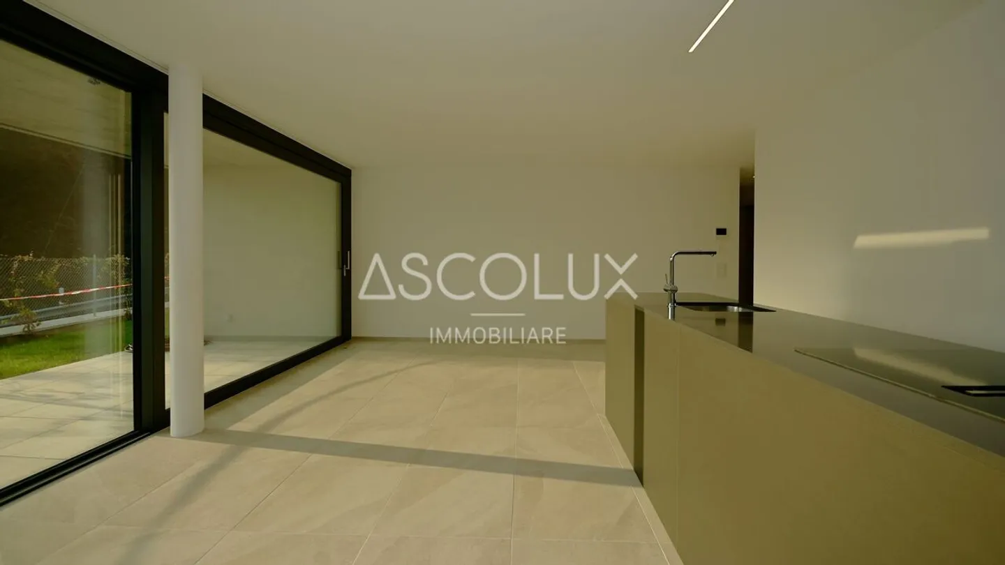 Charming Ground Floor Apartment - Photo 6 of 13