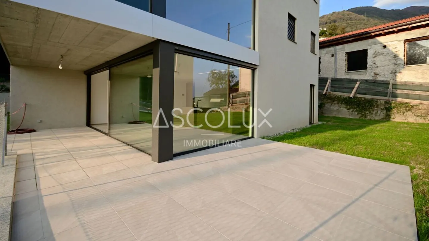 Charming Ground Floor Apartment - Photo 8 of 13