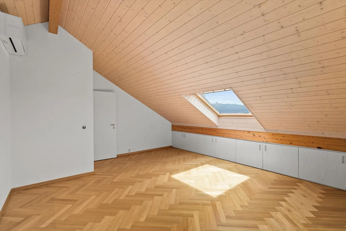 Charmantes 3,5-Zimmer-Dachwohnung (ohne Balkon) - Foto 5 von 7