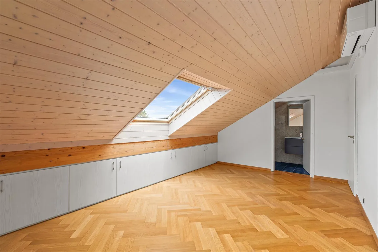 Charmantes 3,5-Zimmer-Dachwohnung (ohne Balkon) - Foto 6 von 7