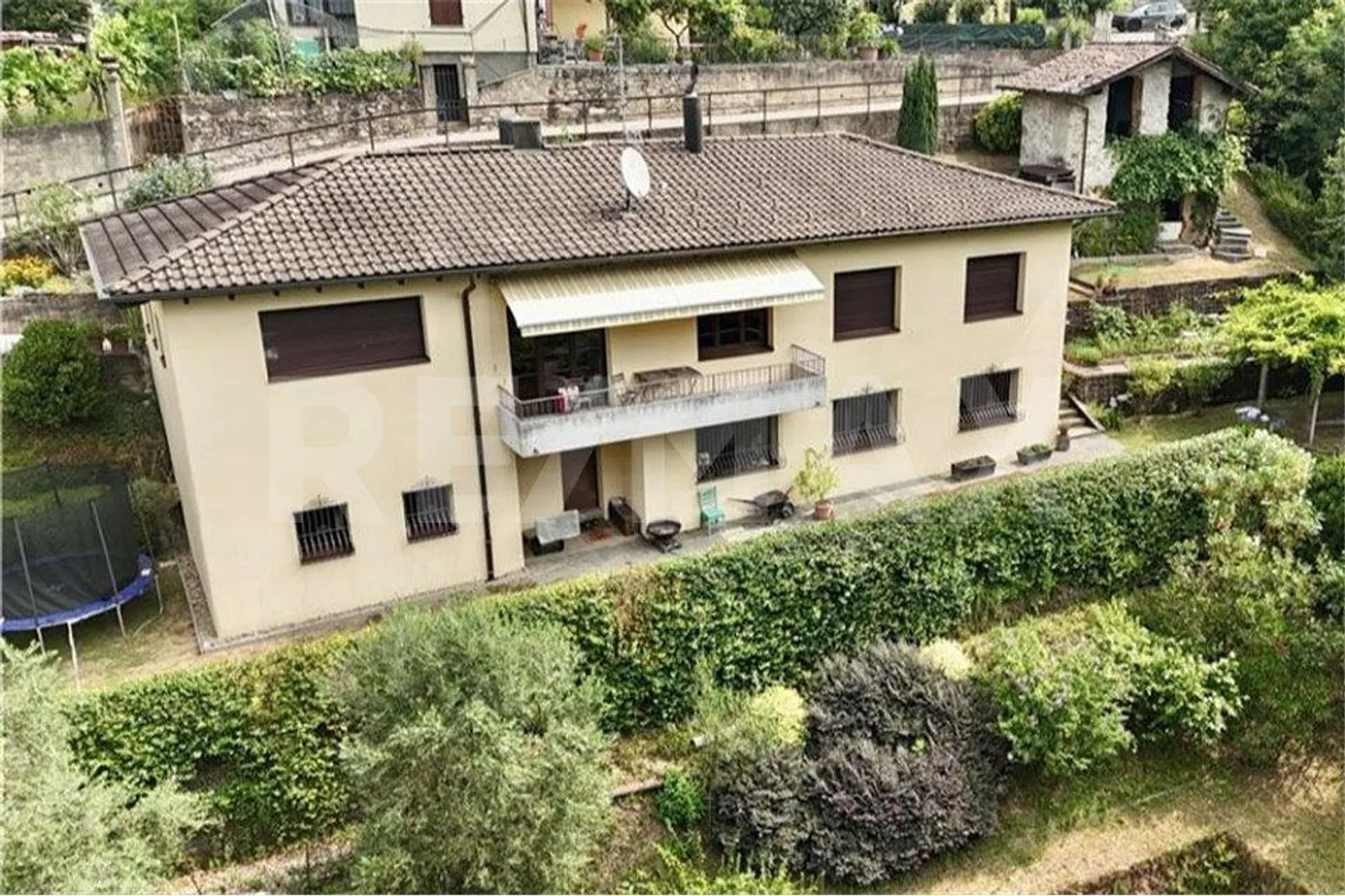 Charmantes Familienhaus mit Garten - Foto 1 von 13