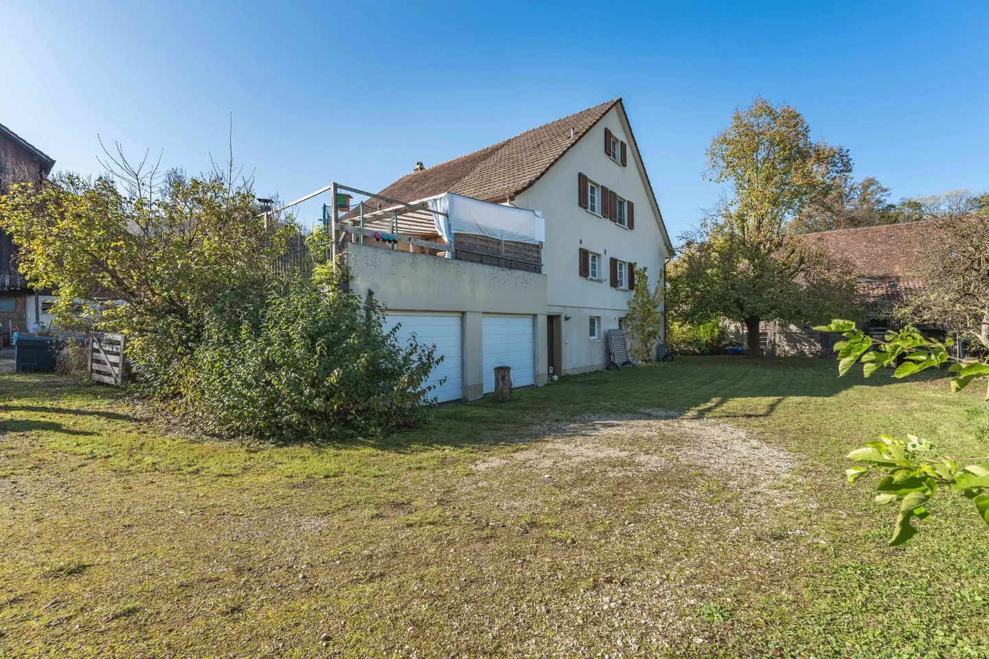 Two-family house with spacious plot - Photo 14 of 16