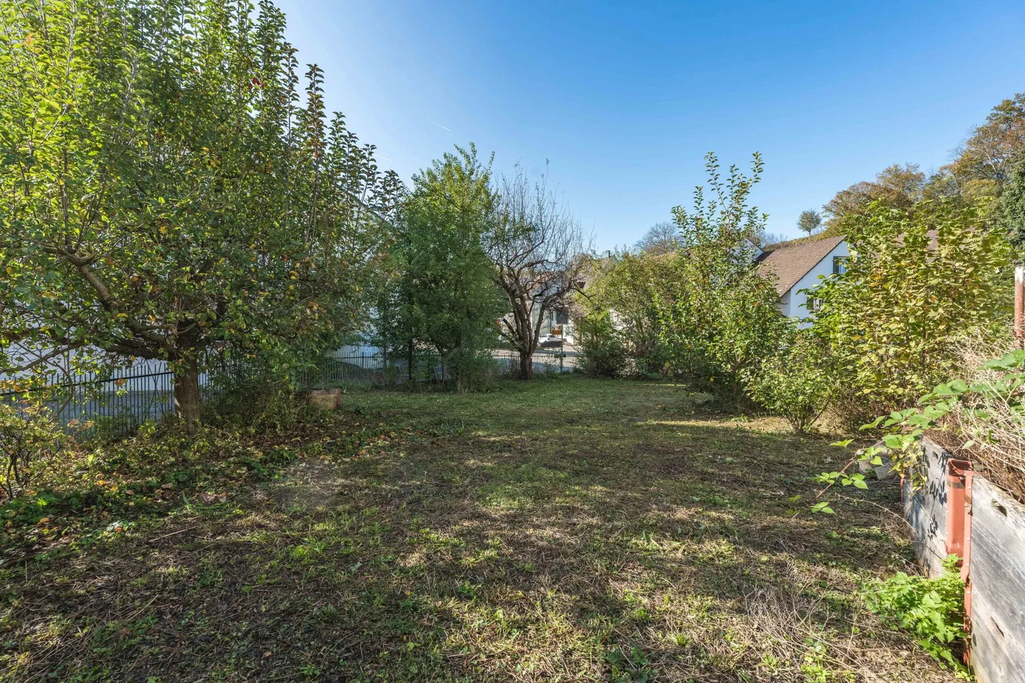 Two-family house with spacious plot - Photo 16 of 16