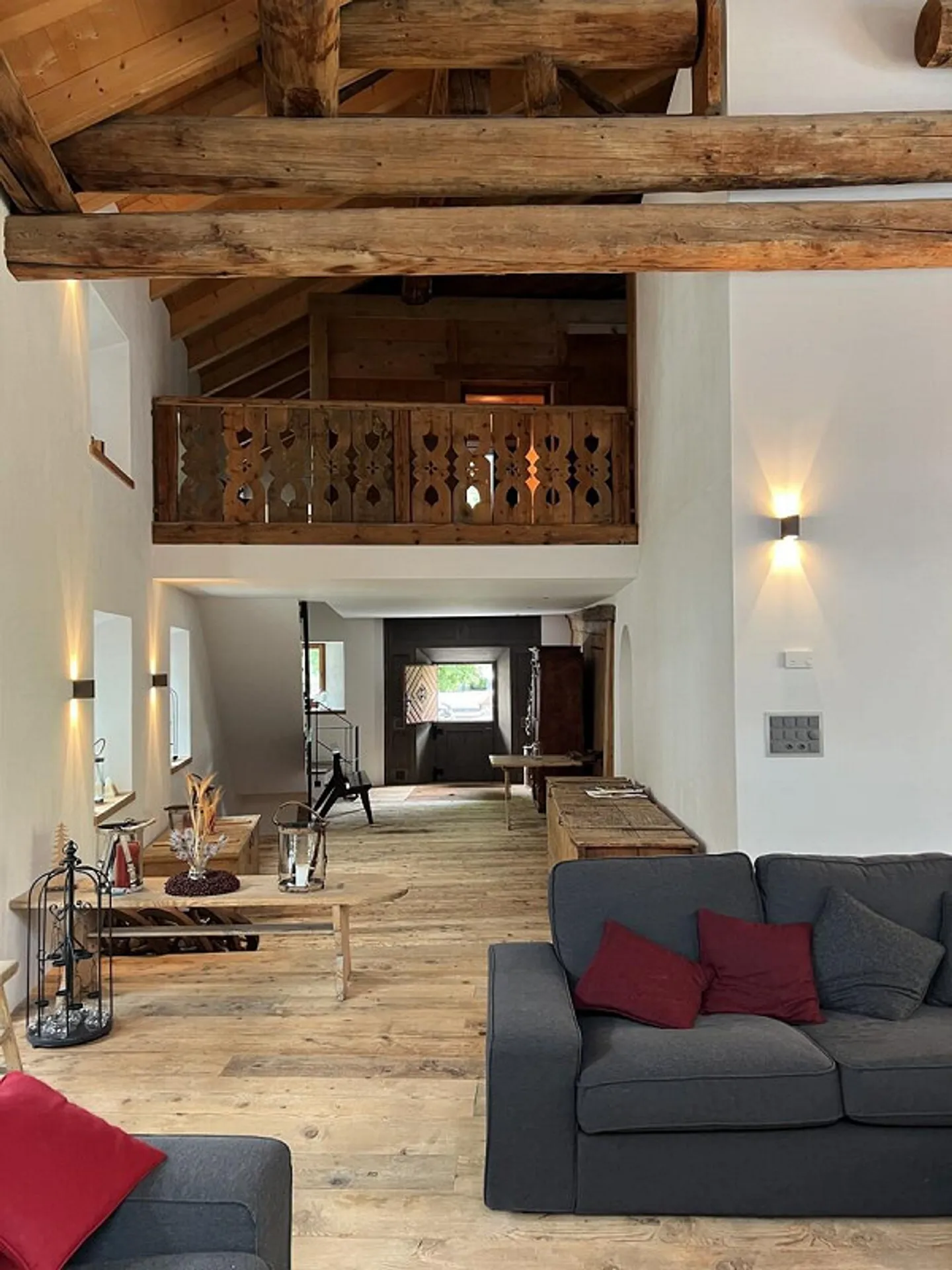 Historic Farmhouse Meets Modern Architecture - Photo 3 of 29