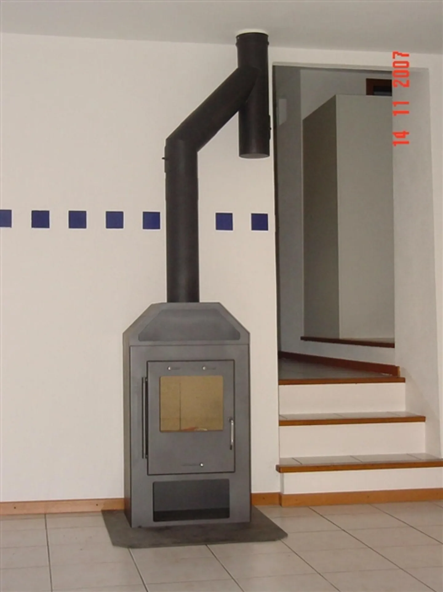 Piccola casa in un vecchio villaggio con giardino - Foto 5 di 9