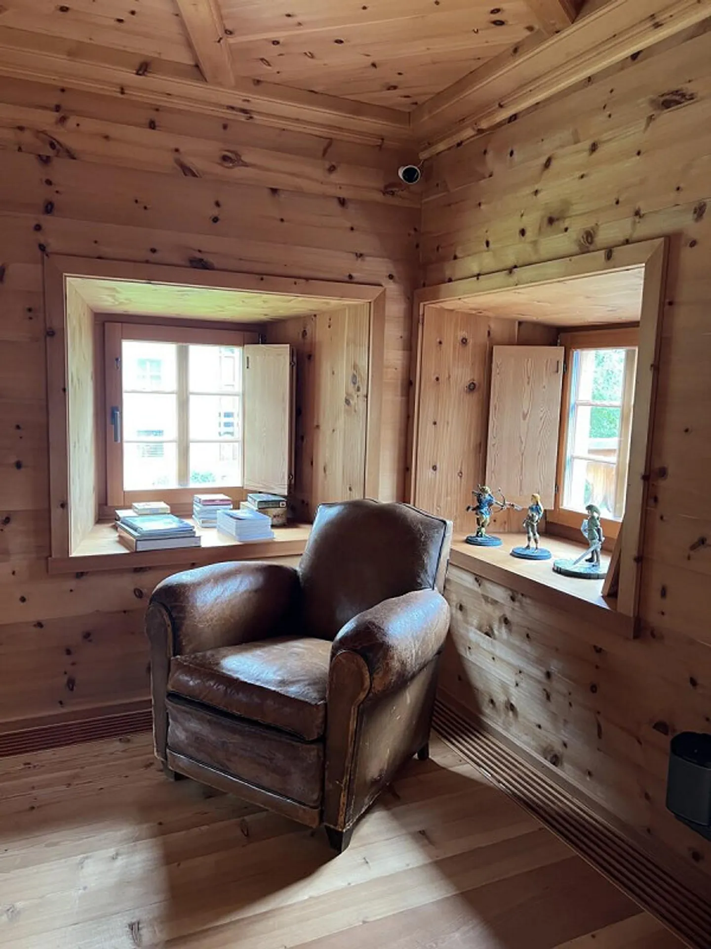 Historic Farmhouse Meets Modern Architecture - Photo 16 of 29