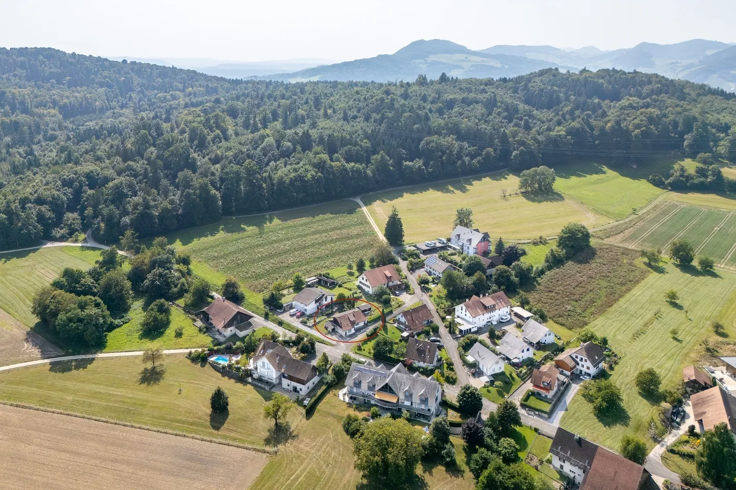 Casa unifamiliare con capanno e giardino - Foto 7 di 14
