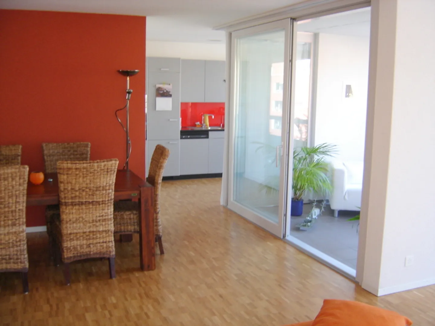 Helle Wohnung mit Wintergarten - Foto 3 von 9