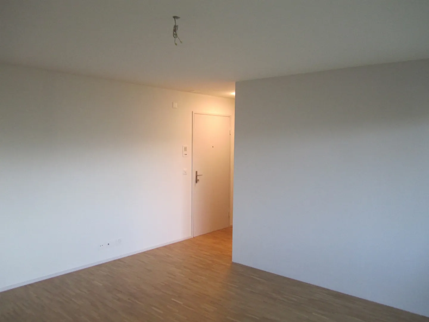 1 Room Apartment - Photo 2 of 5